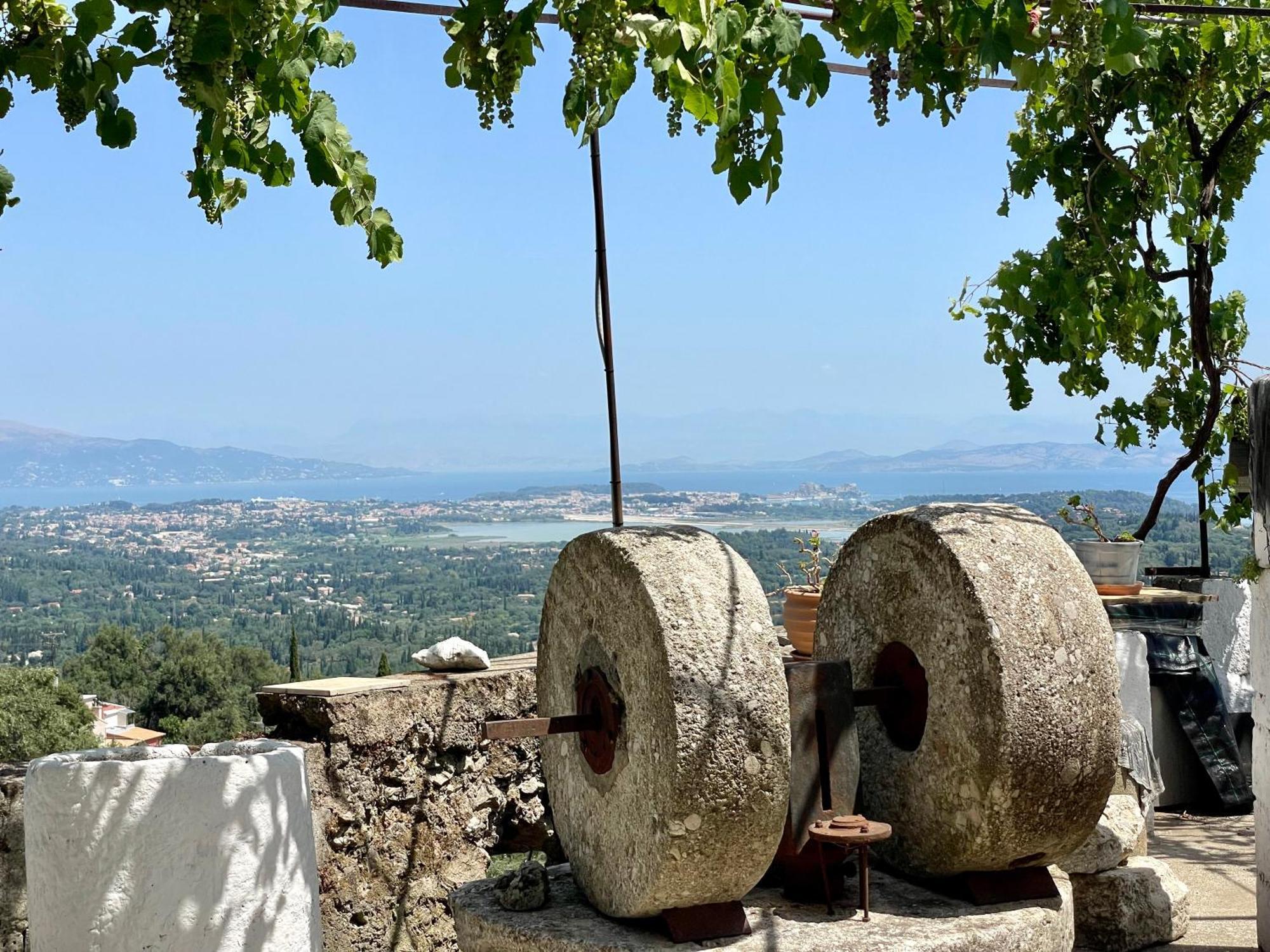 Villa Mary'S House With Panoramic View à Agioi Deka  Extérieur photo